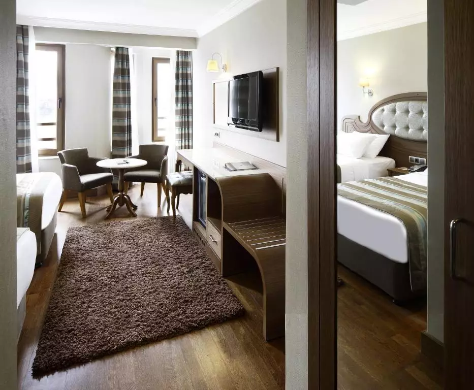 Grand Halic Goldenhorn